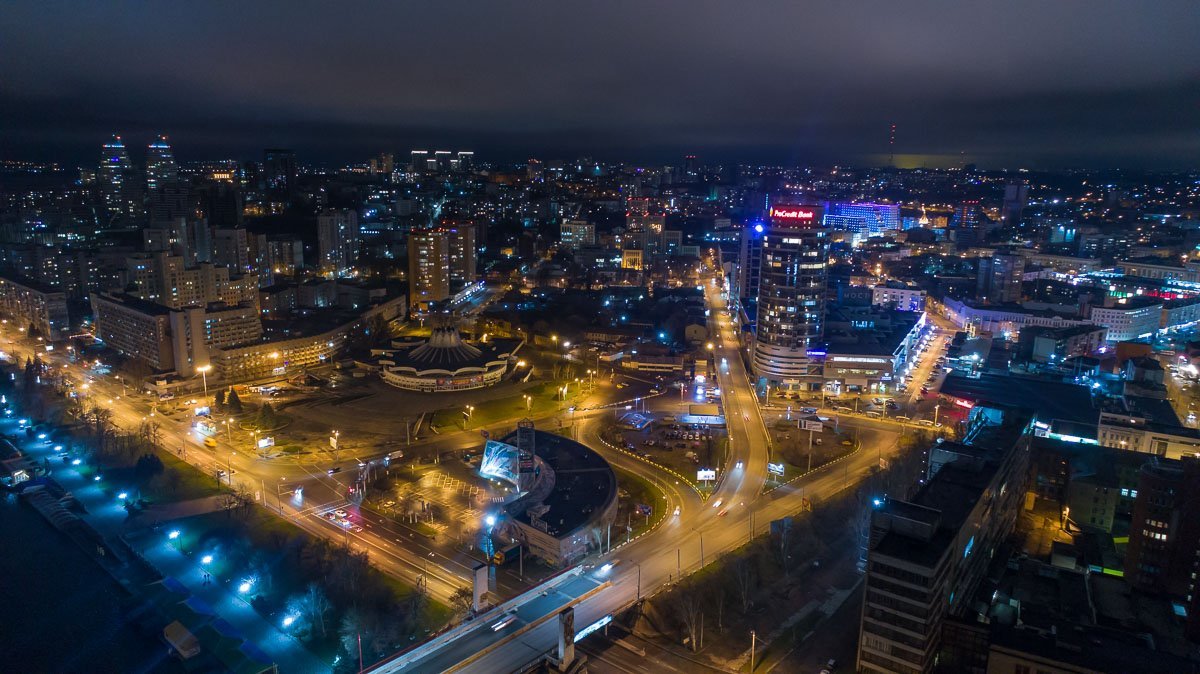 Ночью город невероятно красив Ночью город невероятно красив