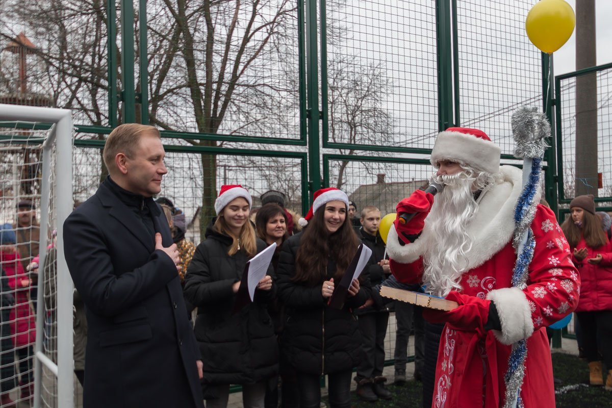 Приглашали даже Деда Мороза