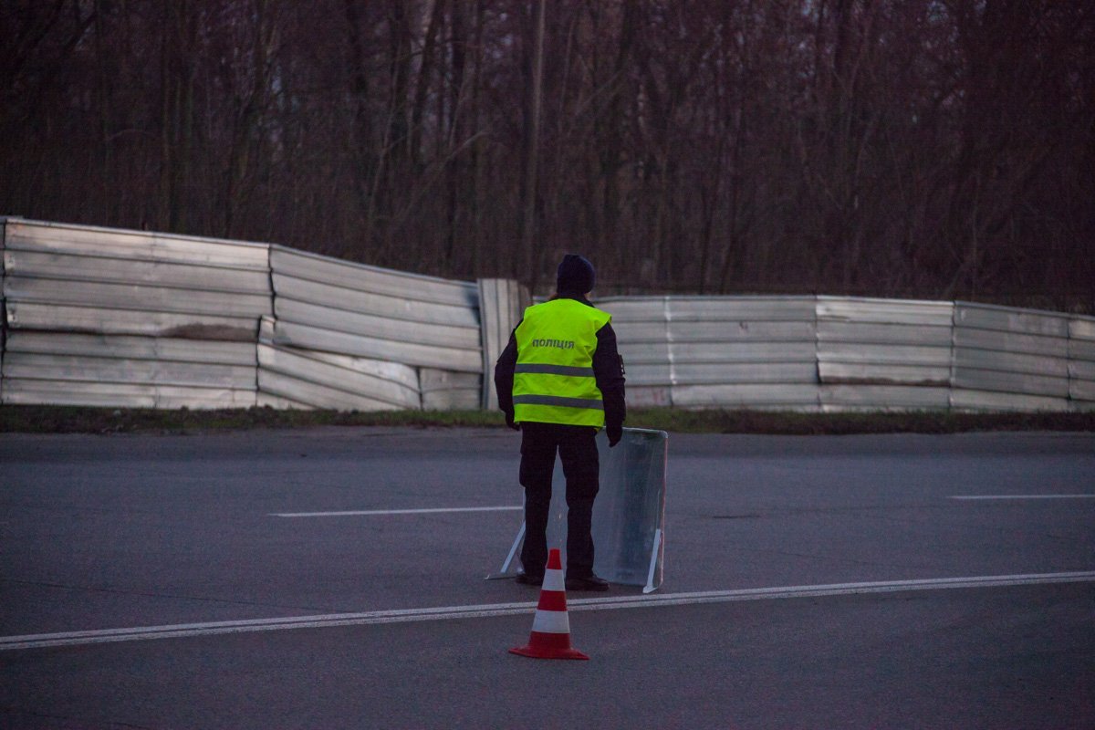 На место происшествия прибыл патруль полиции На место происшествия прибыл патруль полиции