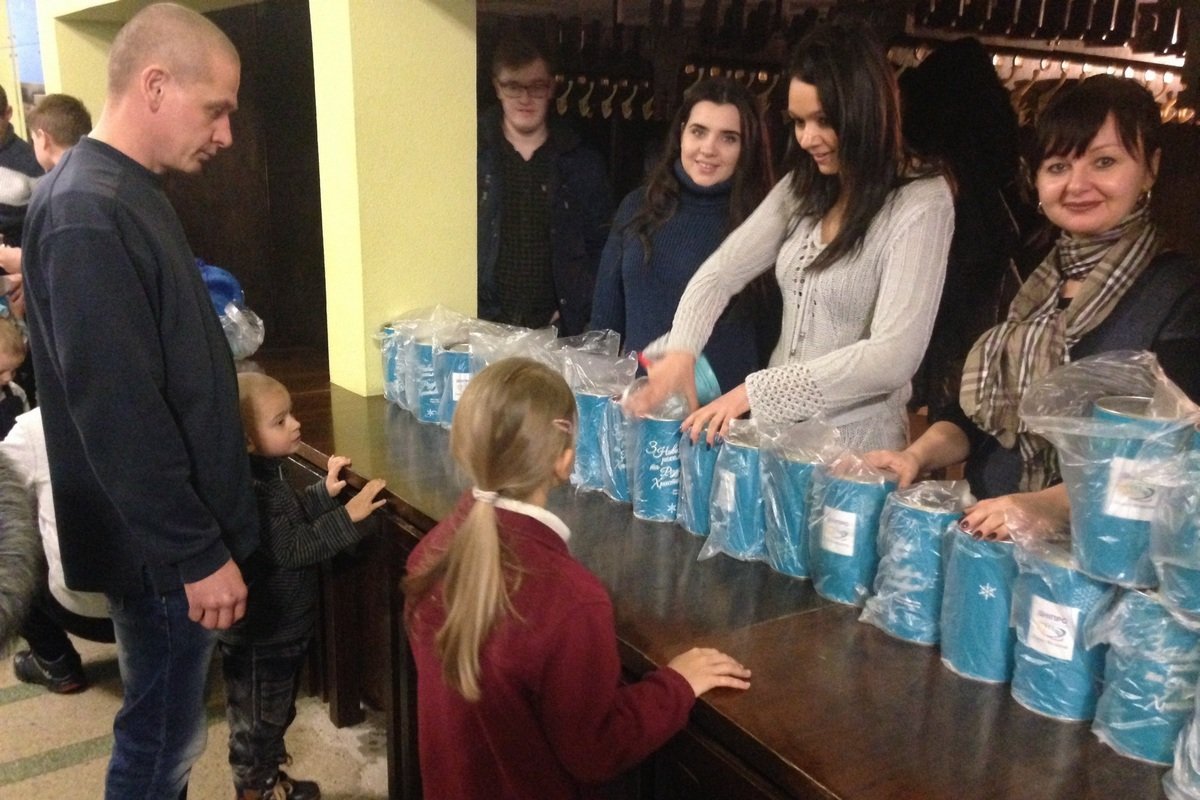 Всем детям вручили новогодние подарки