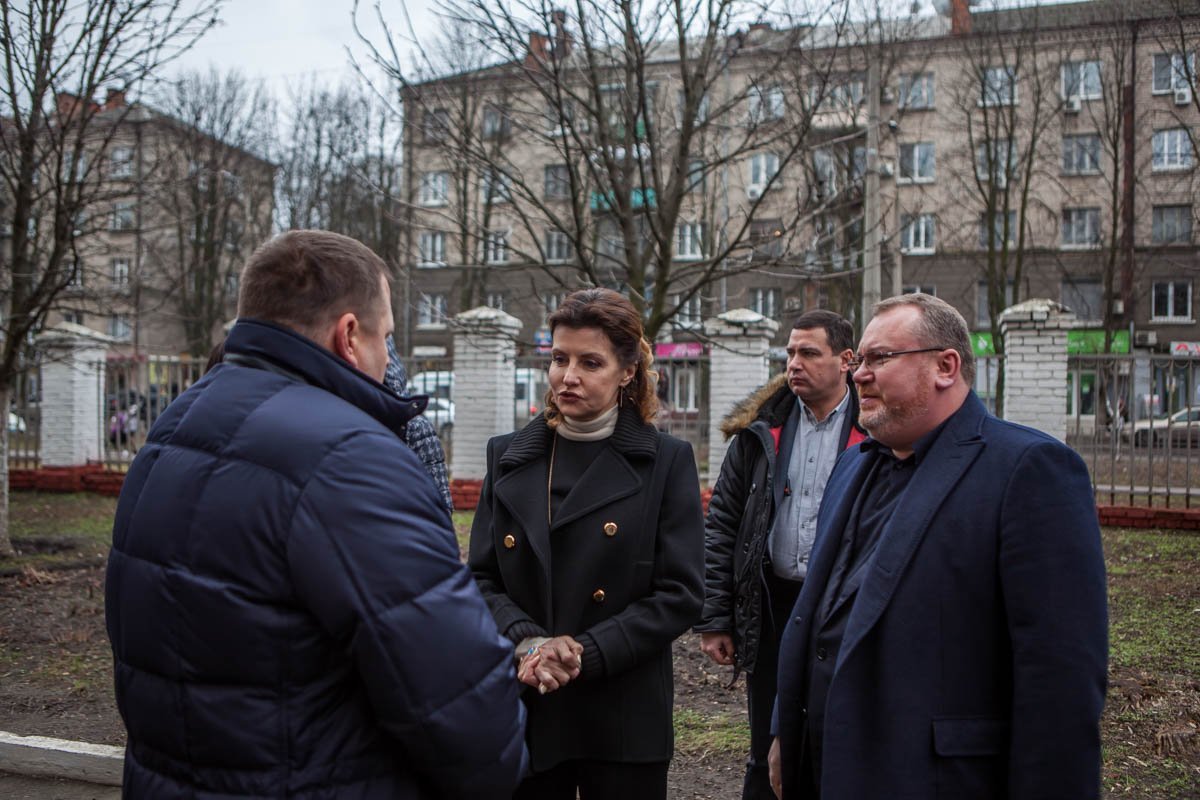 Также школу посетили мэр города Борис Филатов и глава ОГА Валентин Резниченко Также школу посетили мэр города Борис Филатов и глава ОГА Валентин Резниченко