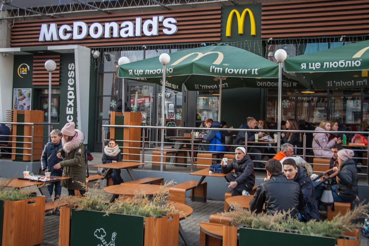 Как будут работать кафе и рестораны Днепра в Новогоднюю ночь и на Рождество 8