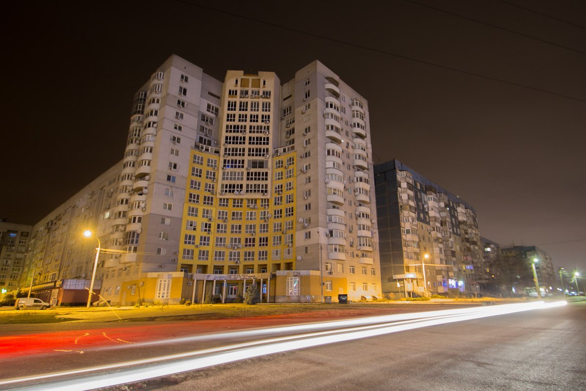 Ломовский и Каменский разделяет Донецкое шоссе Ломовский и Каменский разделяет Донецкое шоссе