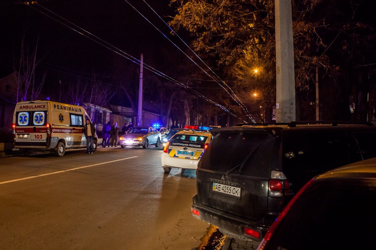 На месте аварии работала бригада "скорой помощи" и экипаж патрульной полиции