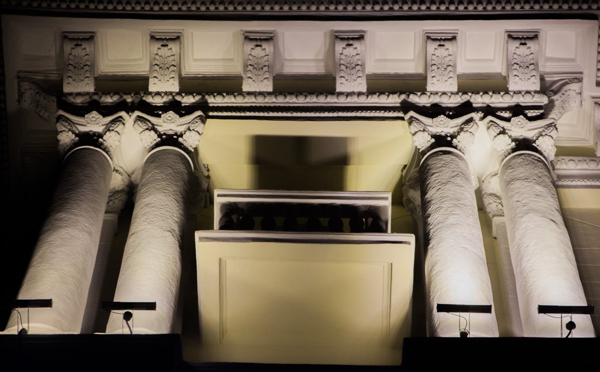 Такие дома больше рассказывают о городе, чем стеклянные высотки Такие дома больше рассказывают о городе, чем стеклянные высотки