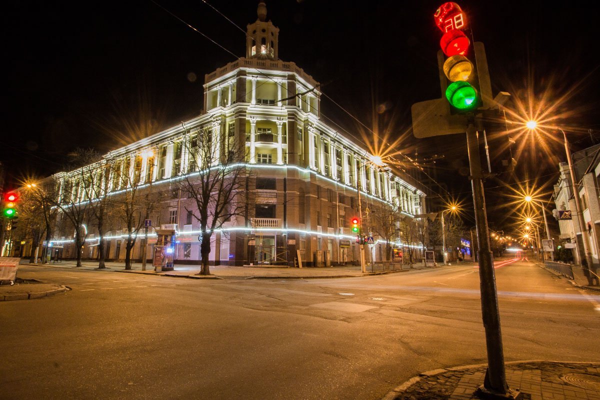 Понятие «темное время суток» в этом районе явно исчезло Понятие «темное время суток» в этом районе явно исчезло