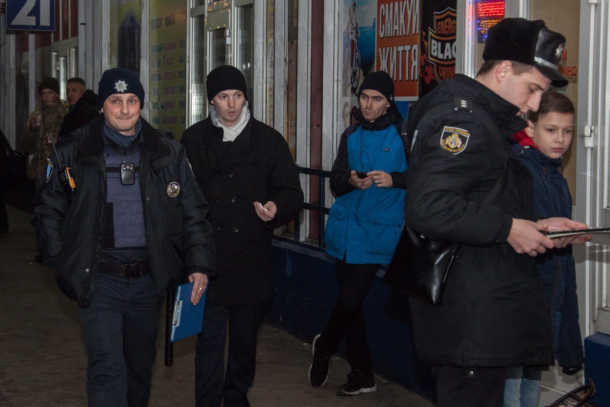 Наша служба и опасна и трудна Наша служба и опасна и трудна
