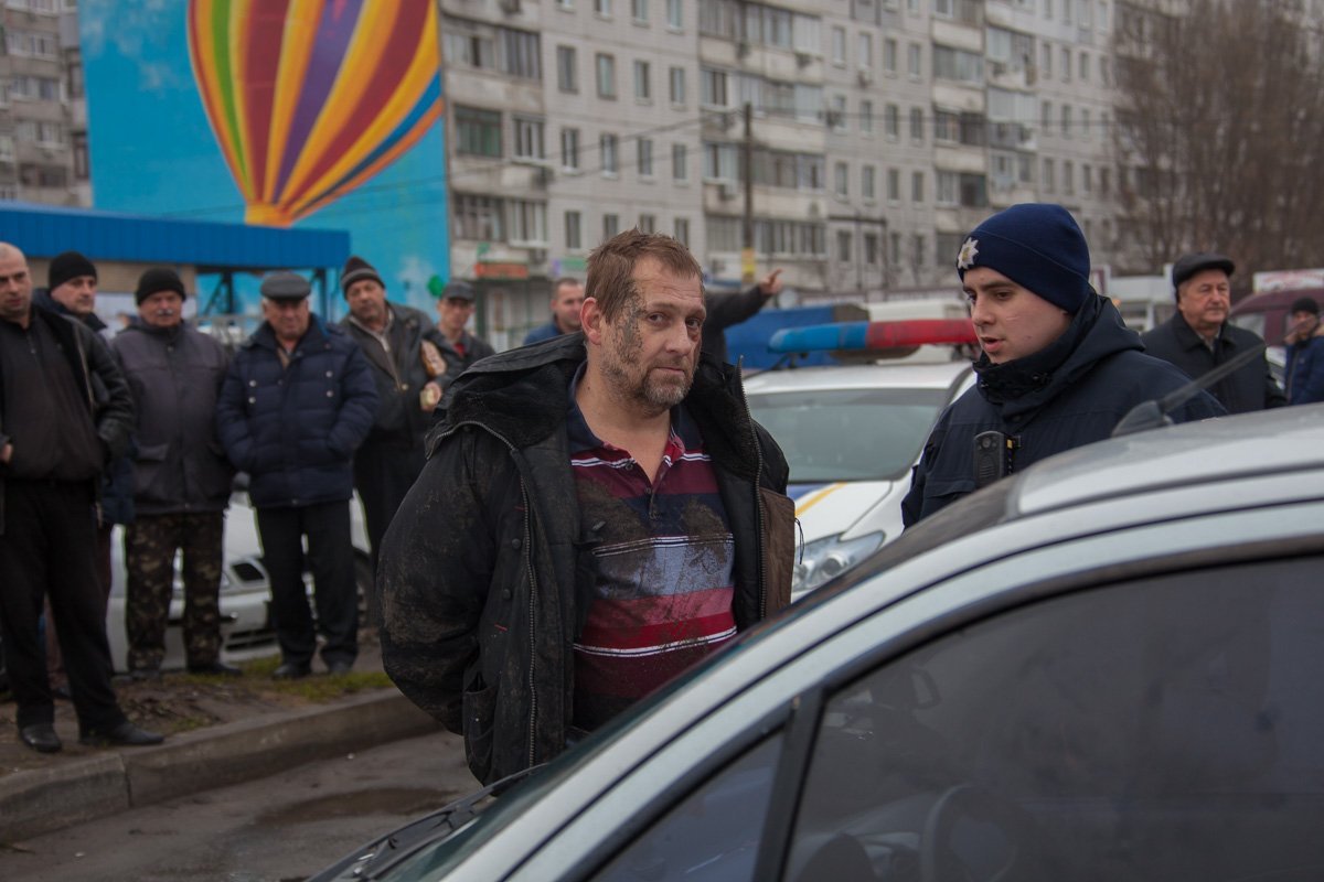 При задержании полиции пришлось применить физическую силу При задержании полиции пришлось применить физическую силу