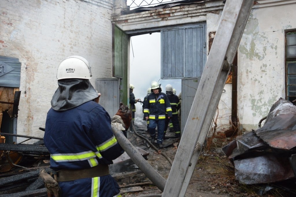 Пожар ликвидировали 17 человек личного состава и 6 единиц пожарно-спасательной техники ГСЧС Пожар ликвидировали 17 человек личного состава и 6 единиц пожарно-спасательной техники ГСЧС