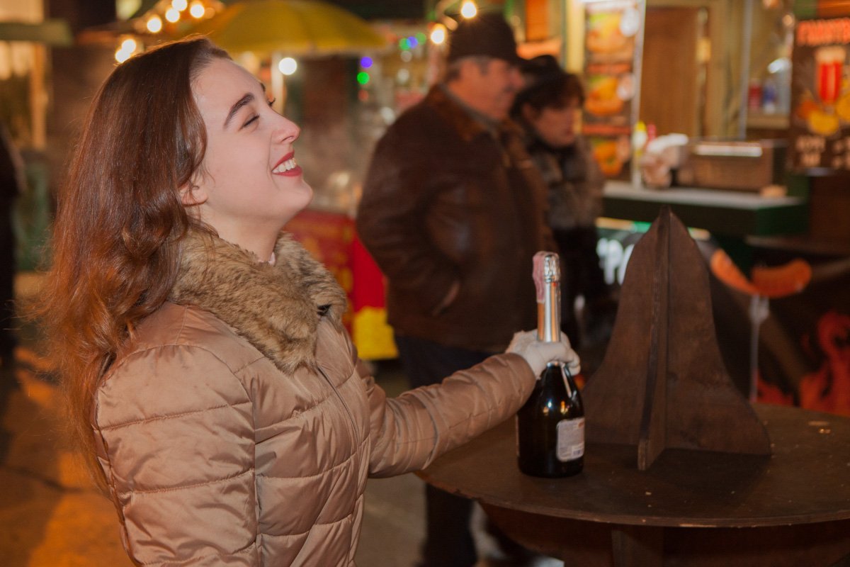 Девушкам веселья добавит шампанское