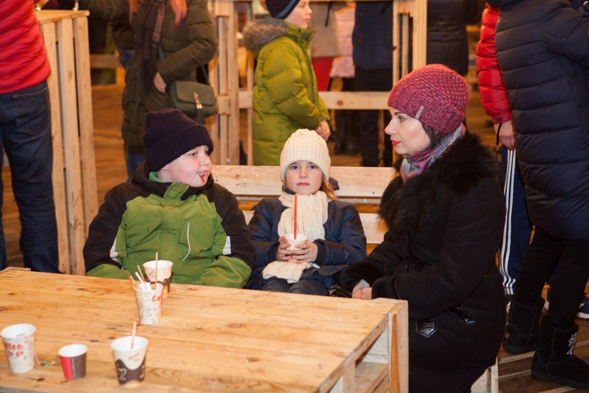 Празднику рады все - и взрослые, и дети!