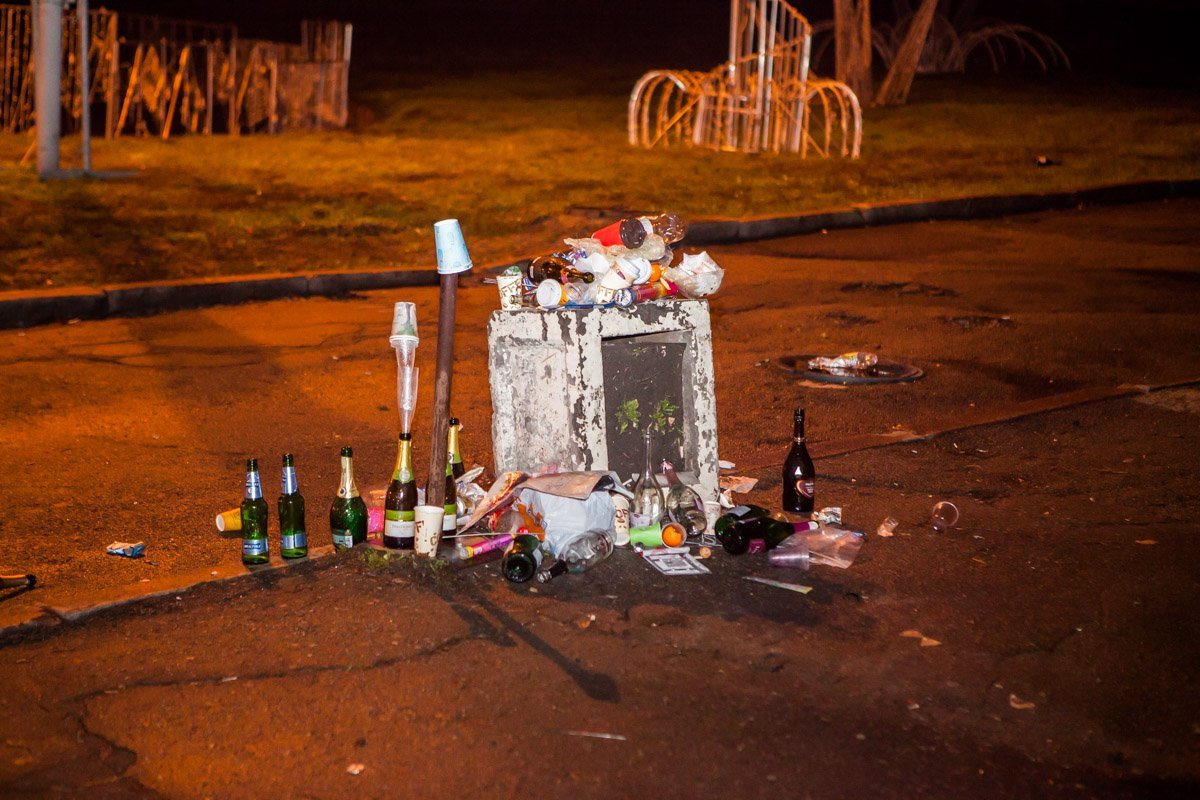 Урны оказались перегружены