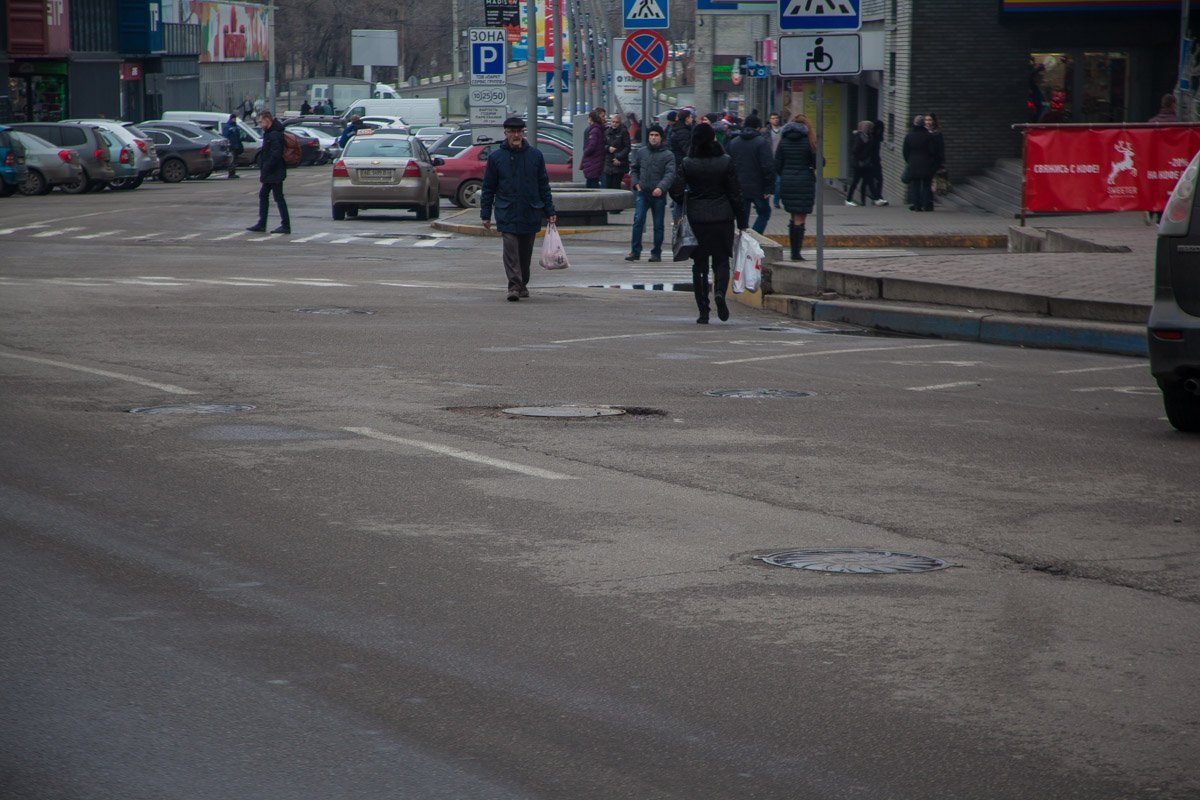 Люки мешают нормальному трафику