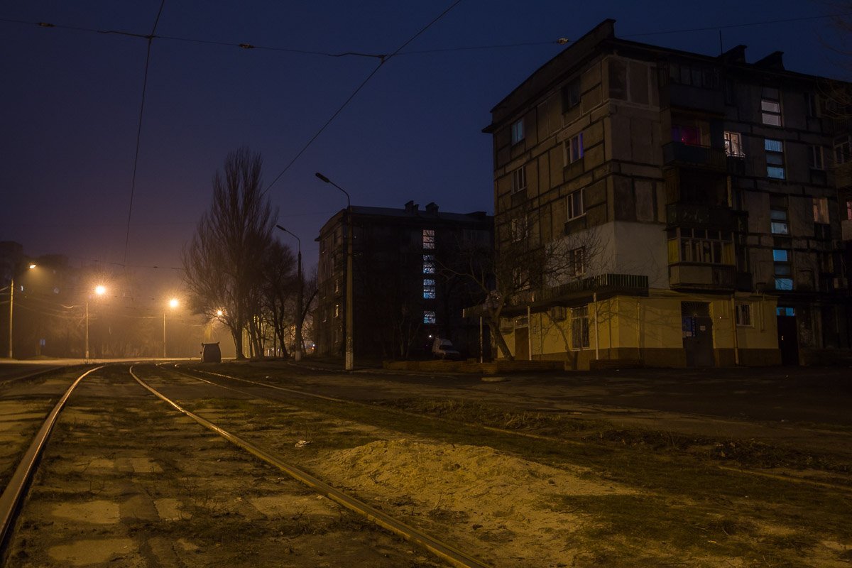 На трамвайной остановке утром вновь соберутся толпы На трамвайной остановке утром вновь соберутся толпы