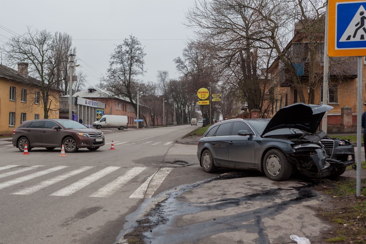 Авария на перекрестке улиц Макарова и Чубинского