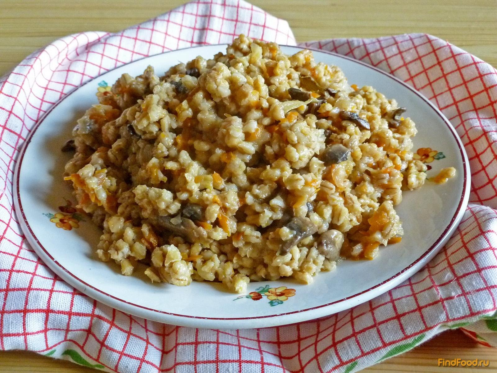 В кутью из перловки добавляют сливки