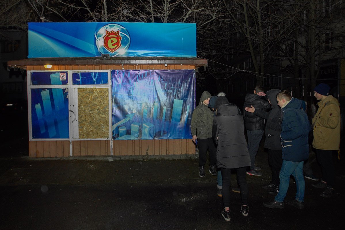 Конфликт разгорелся в зале игровых автоматов на бульваре Славы, 7 Конфликт разгорелся в зале игровых автоматов на бульваре Славы, 7