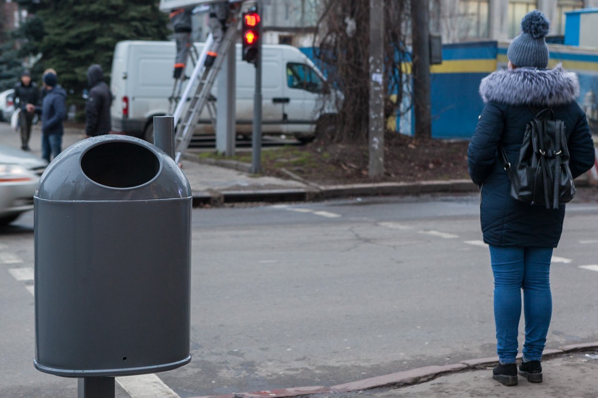 В Днепре установили новые урны В Днепре установили новые урны