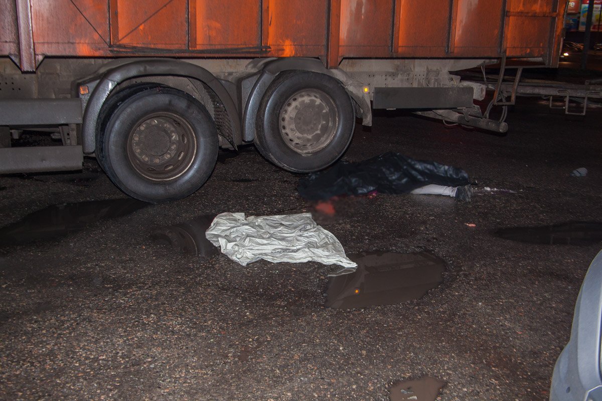 Женщина скончалась на месте Женщина скончалась на месте