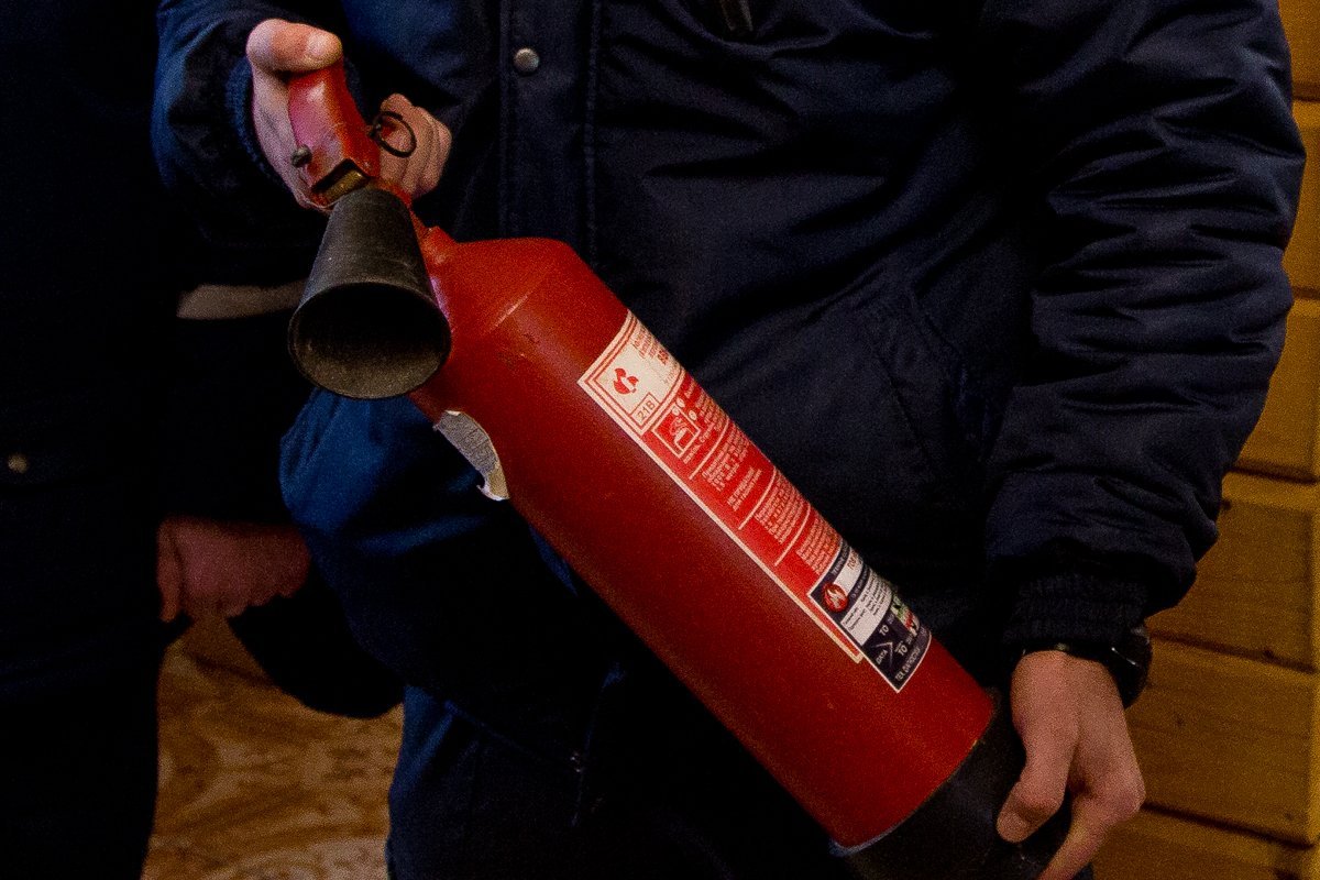 Огнетушитель позволяет локализовать огонь еще до приезда пожарных Огнетушитель позволяет локализовать огонь еще до приезда пожарных