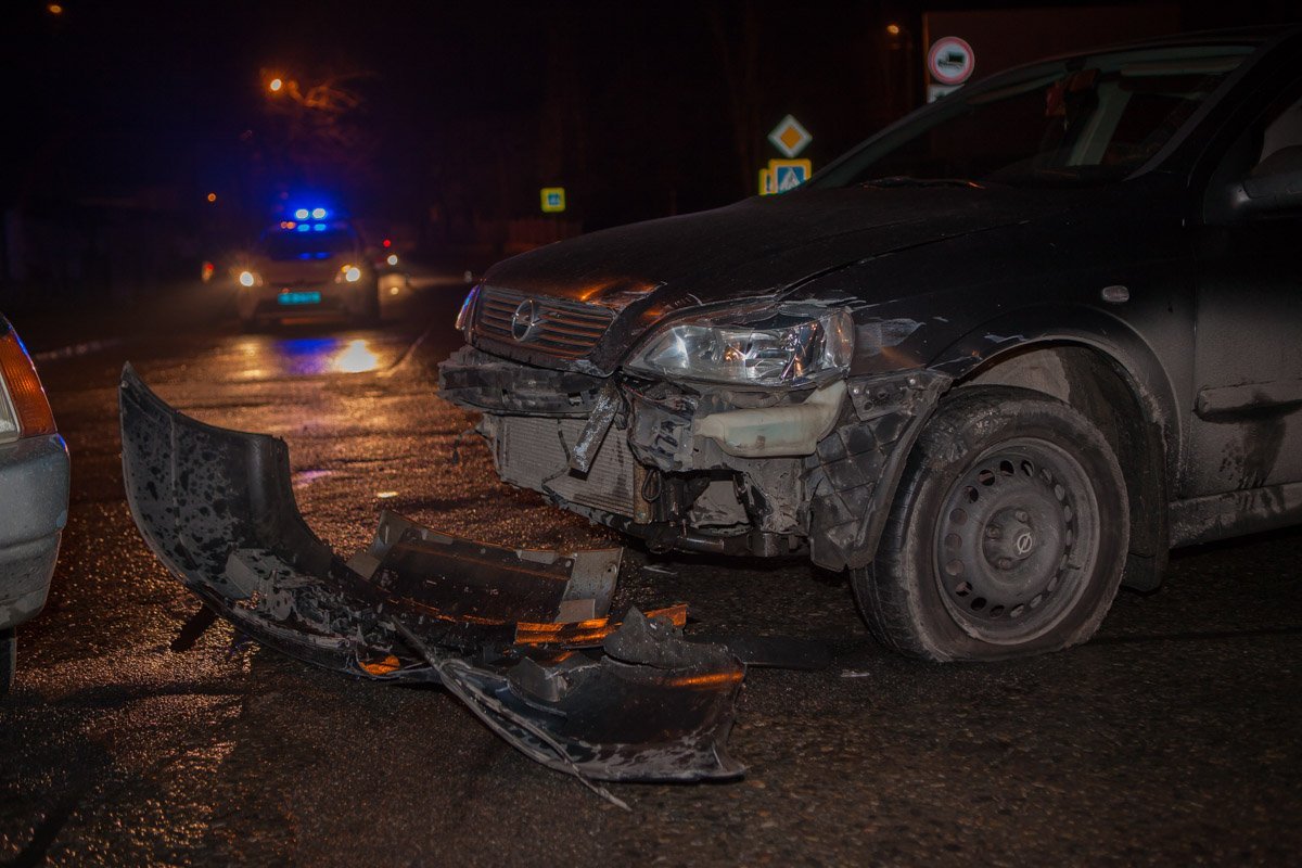 Повреждения на автомобиле Opel Повреждения на автомобиле Opel