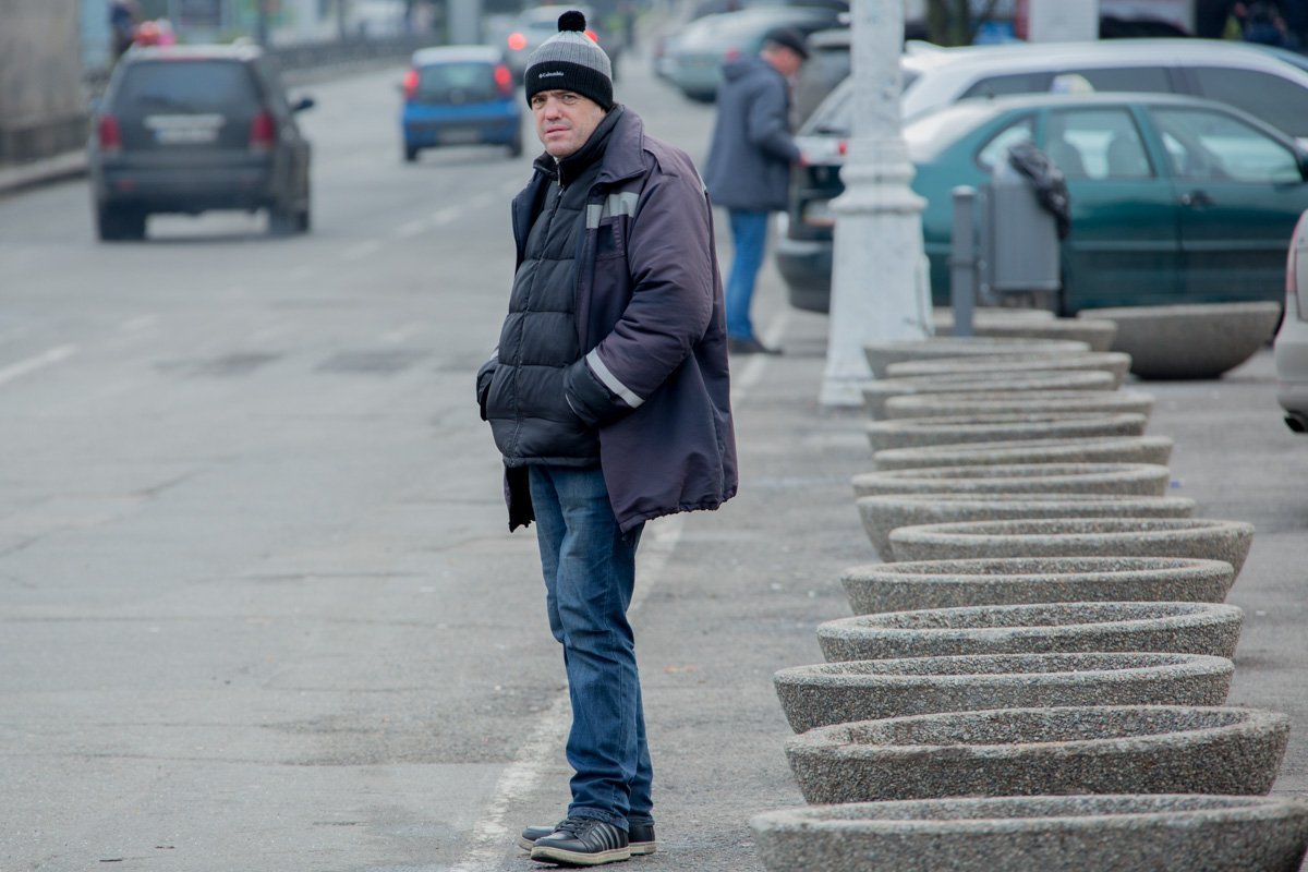 Даже бубон на шапке не делает веселее
