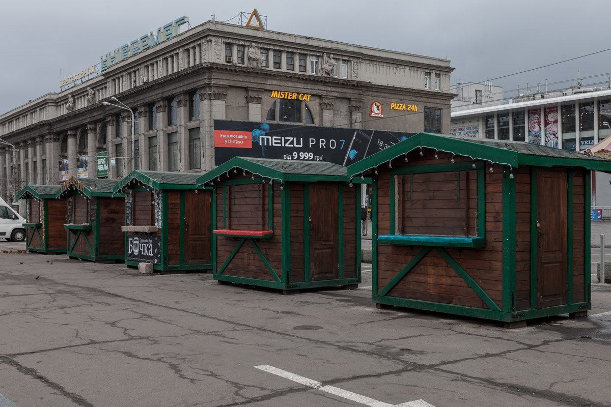 Даже продавцы предпочли остаться дома рождественским утром