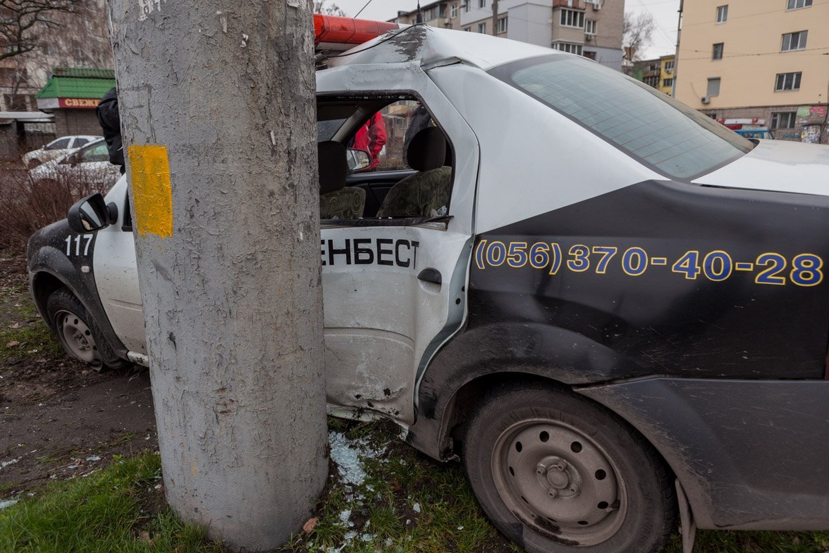 Водитель Renault Logan не справился с управлением