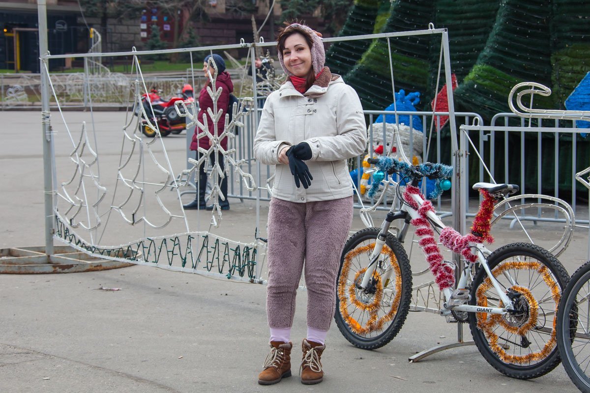 Активистка в костюме оленя