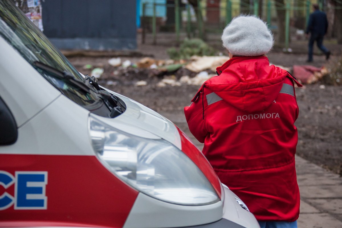 Медики сообщают, что женщина находится в состоянии сильного алкогольного опьянения Медики сообщают, что женщина находится в состоянии сильного алкогольного опьянения