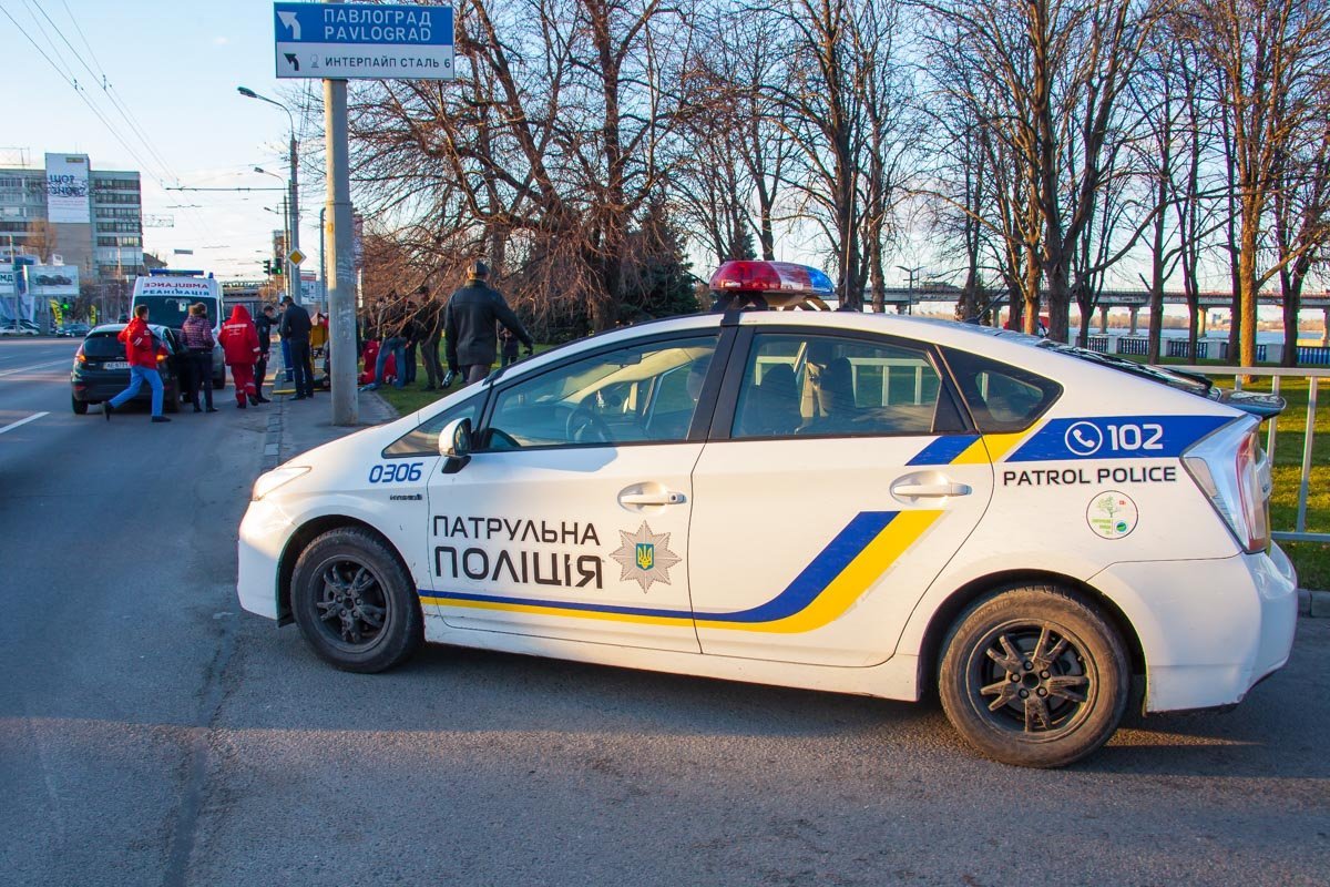 Полиция быстро приехала на место происшествия Полиция быстро приехала на место происшествия