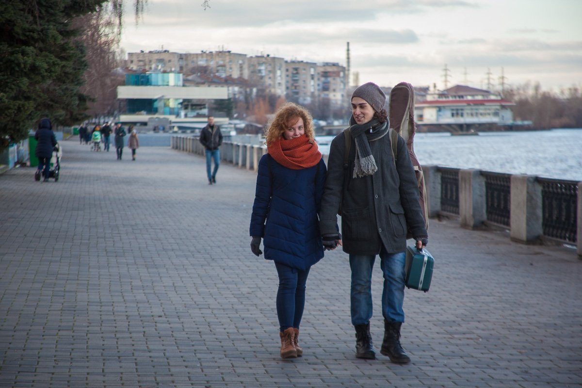 Представь, что война окончена, что воцарился мир.