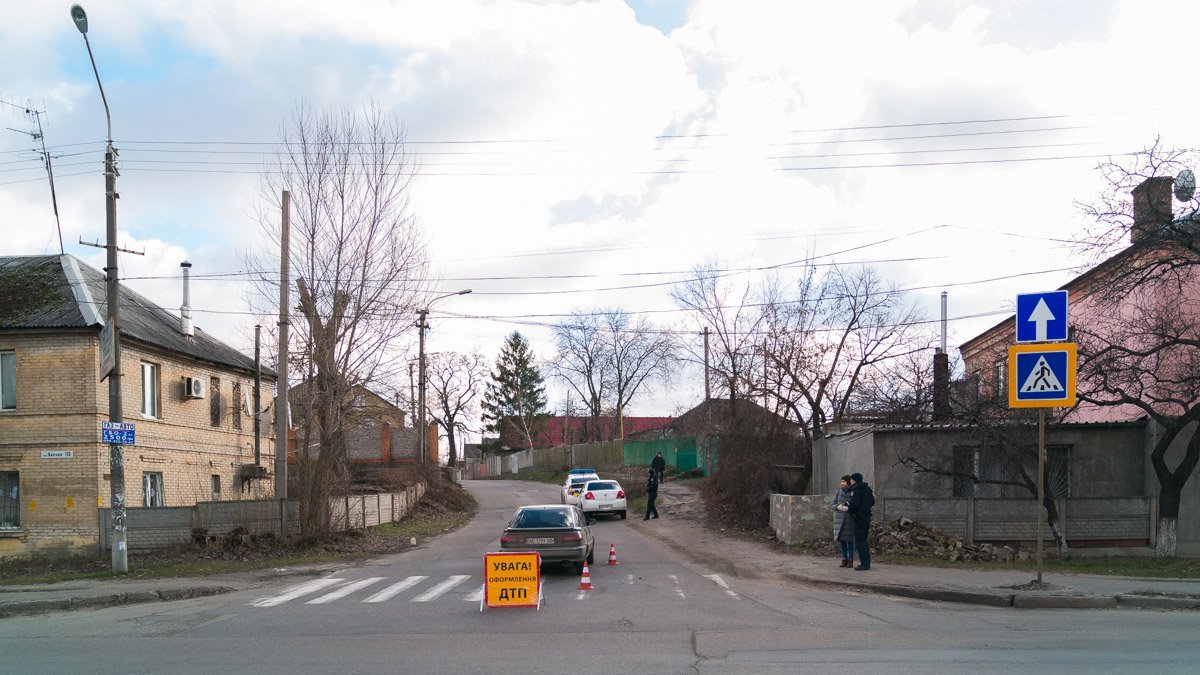 Полиция оградила место ДТП