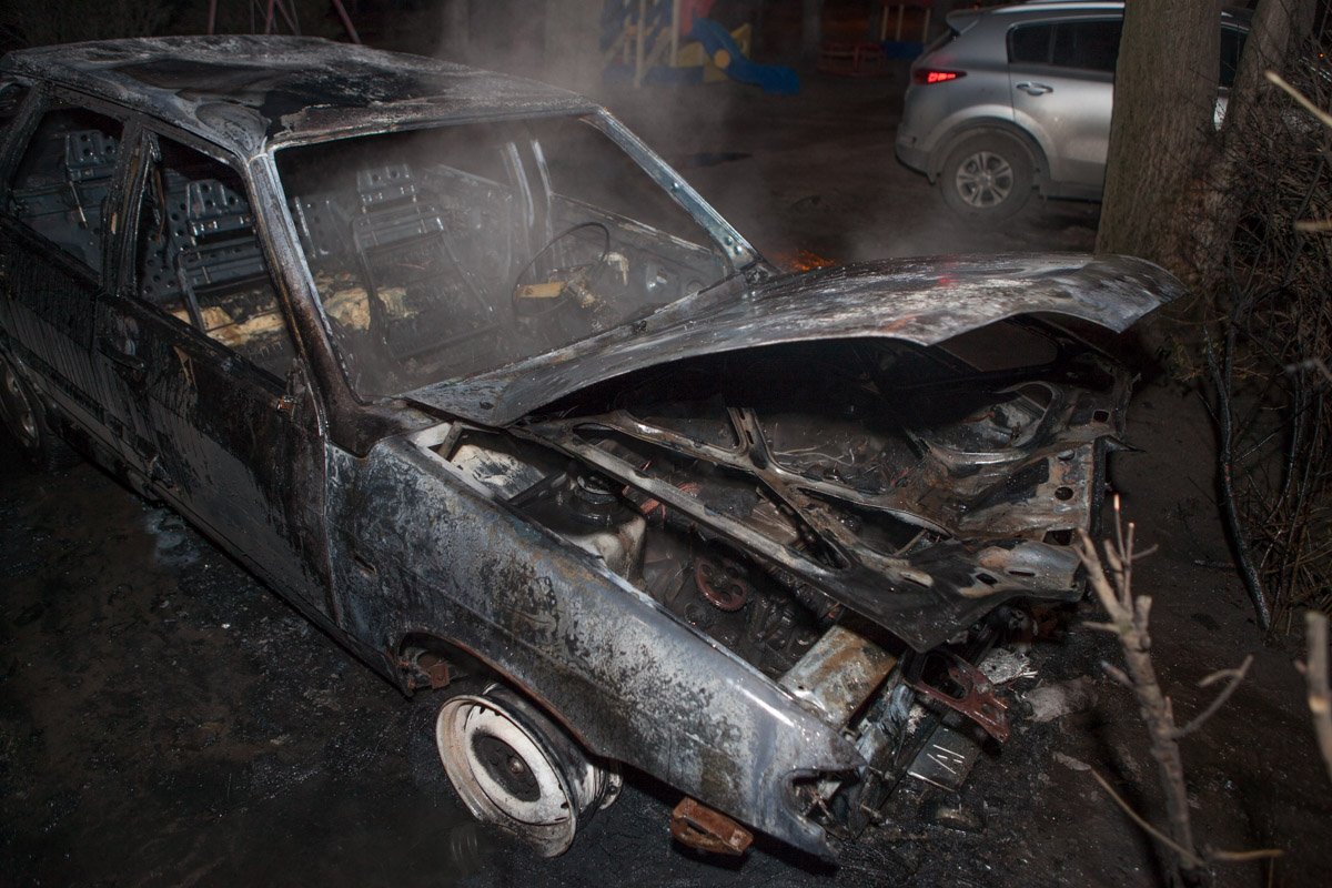 На Агнии Барто горел автомобиль На Агнии Барто горел автомобиль