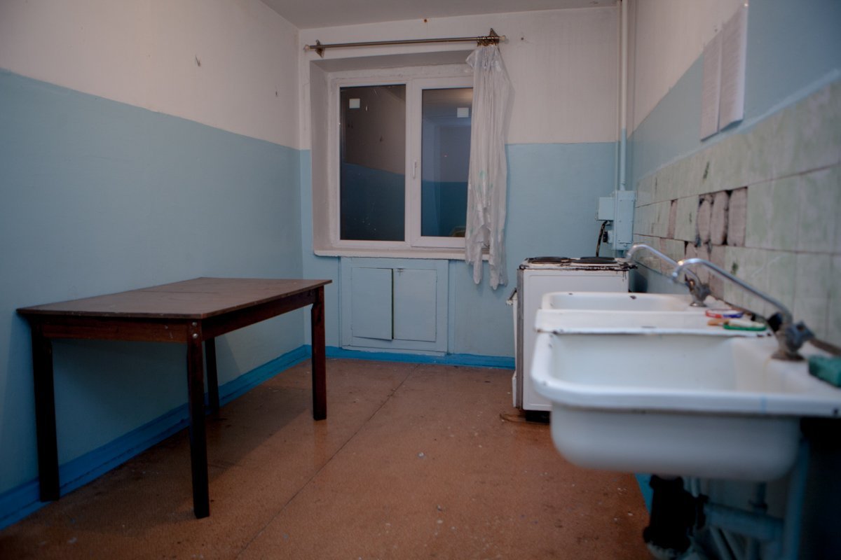 Минимализм на кухне общежития №7 ДНУ