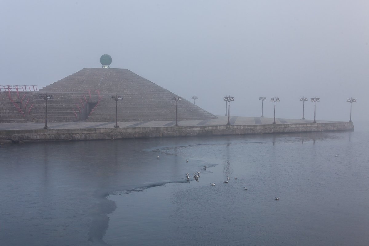 Шар желаний думает свои тихие думы