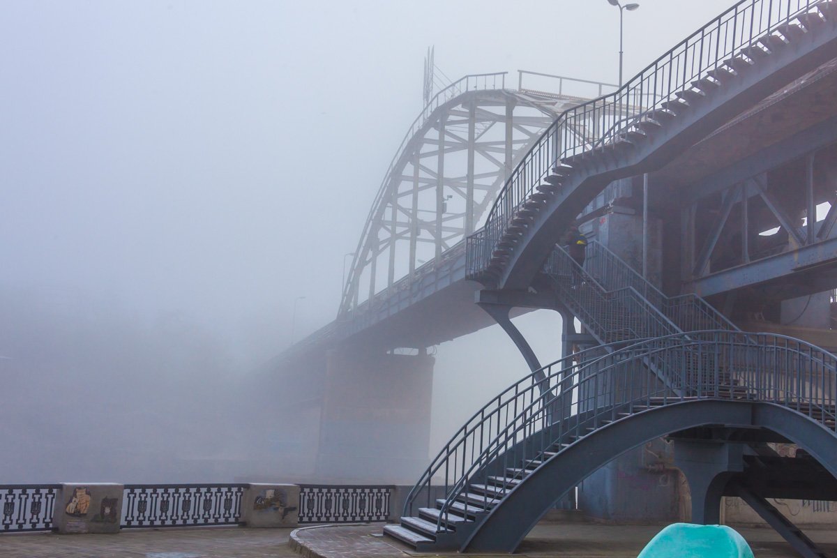 Арки моста на Монастырский остров