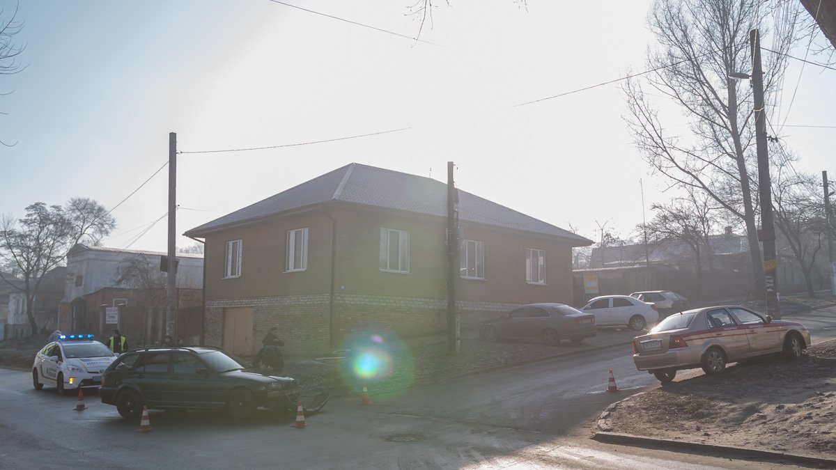 Полицейские оградили место ДТП Полицейские оградили место ДТП