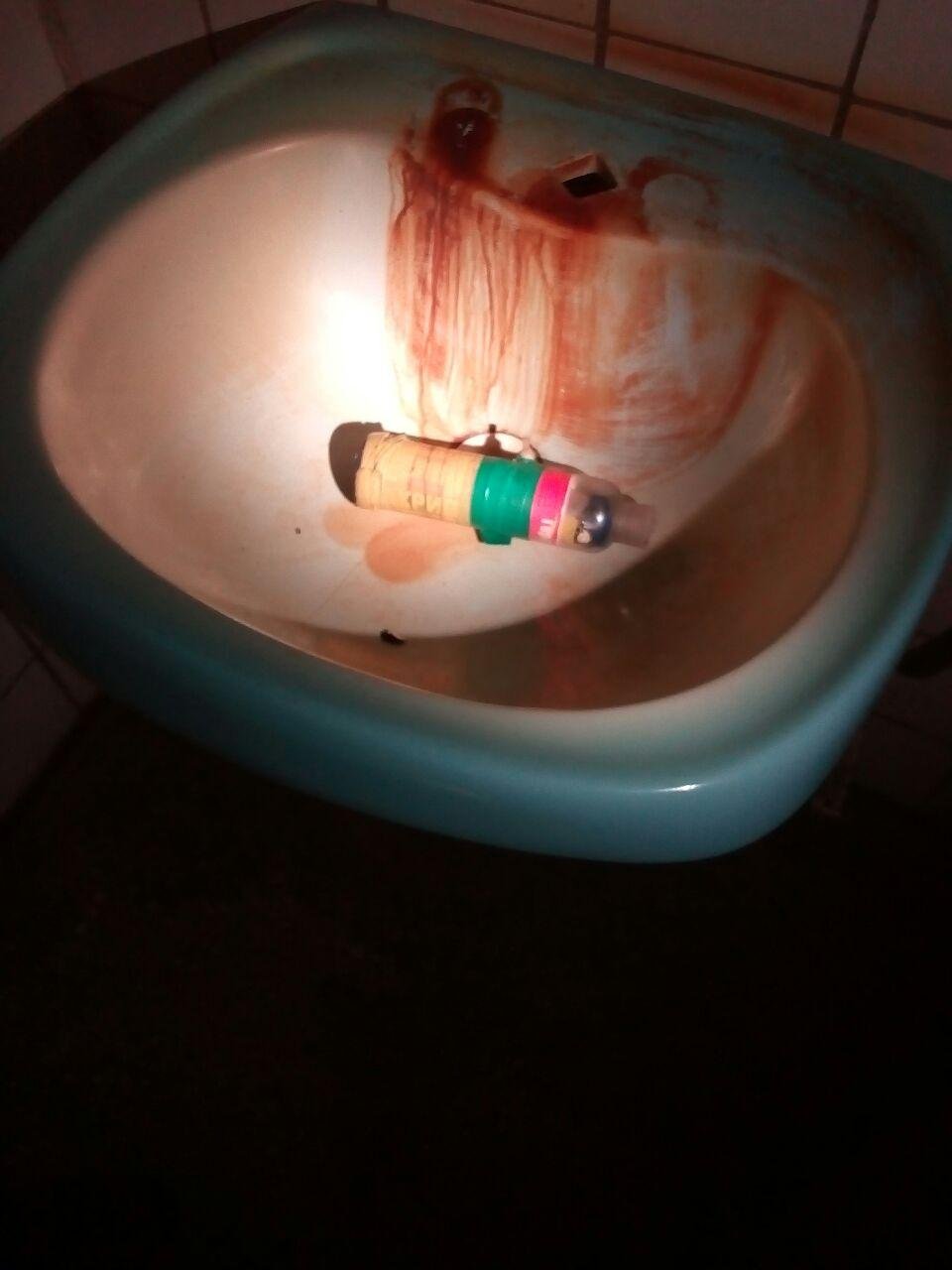 Подозрительный предмет обнаружили в раковине женской уборной