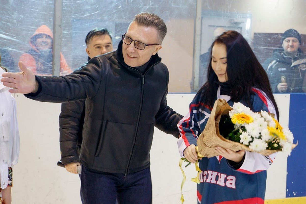 На этот раз Днепр уже второй раз принимает хоккеисток со всей Украины На этот раз Днепр уже второй раз принимает хоккеисток со всей Украины