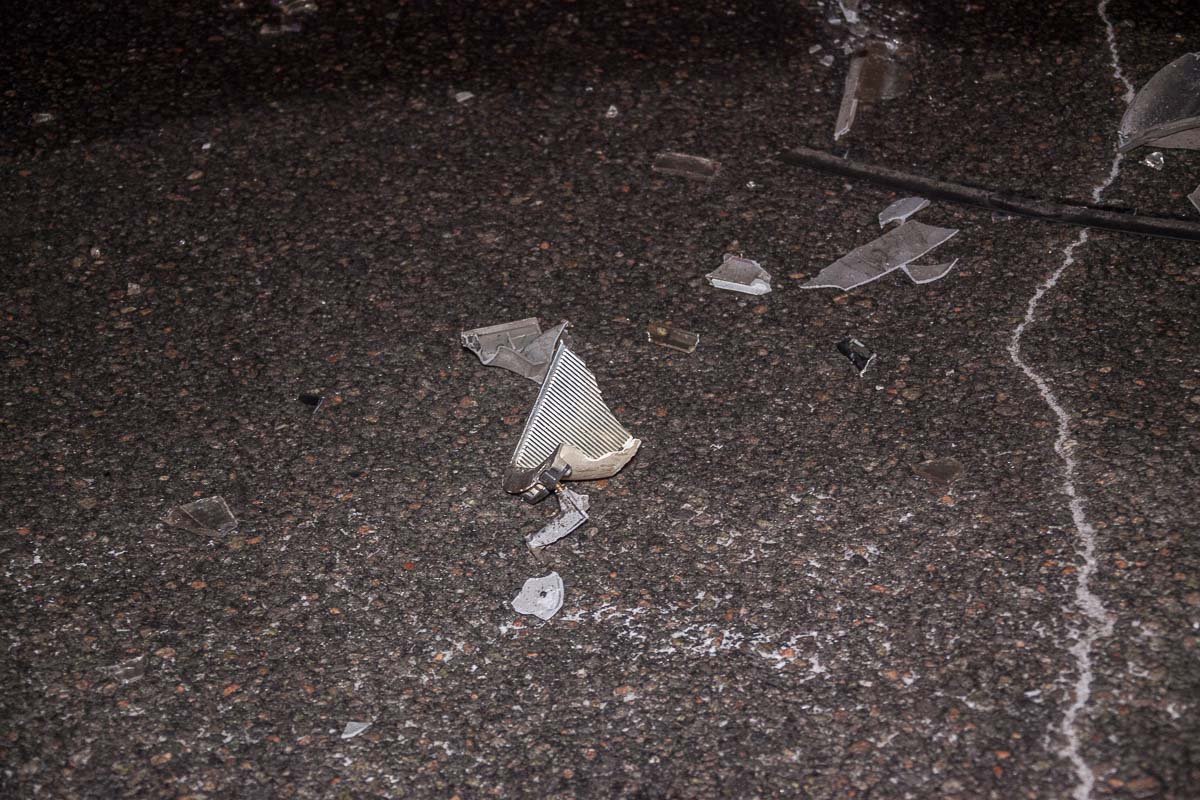 Следы от аварии на дороге