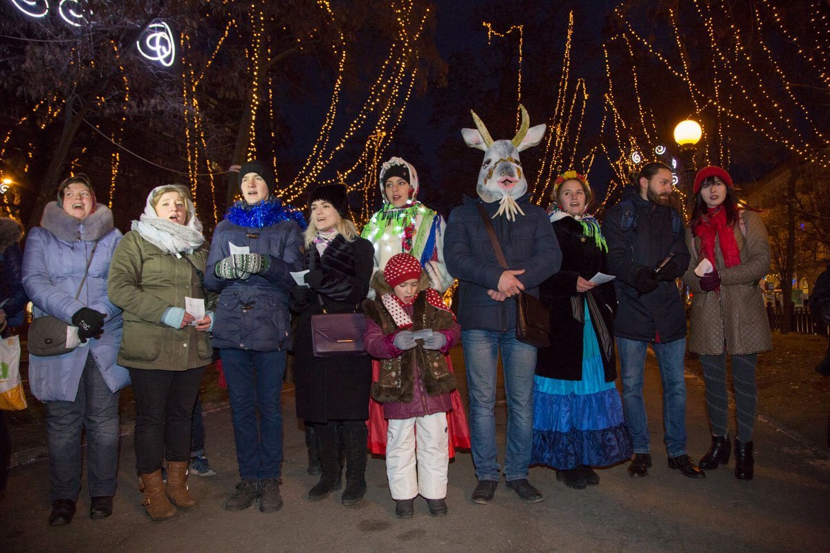 Щедровники пели песни всю дорогу до площади Героев Майдана Щедровники пели песни всю дорогу до площади Героев Майдана