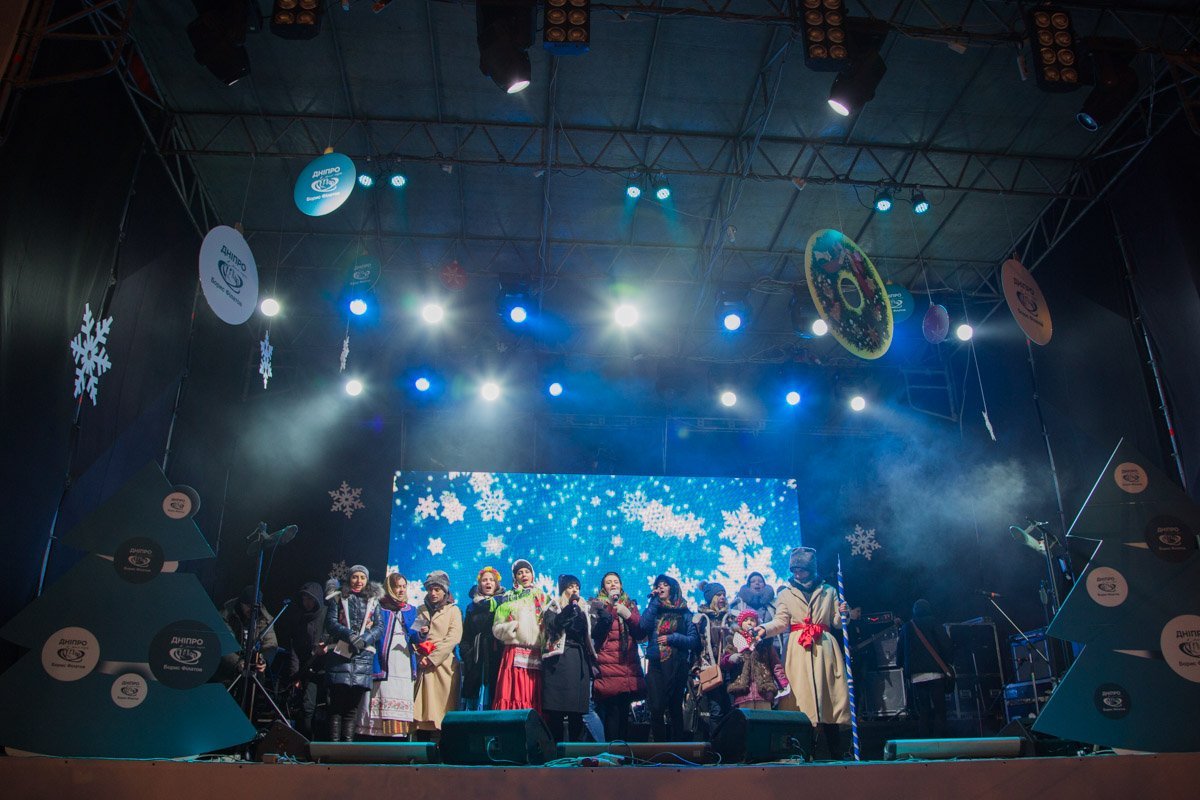 Шествие закончилось на сцене площади Героев Майдана Шествие закончилось на сцене площади Героев Майдана