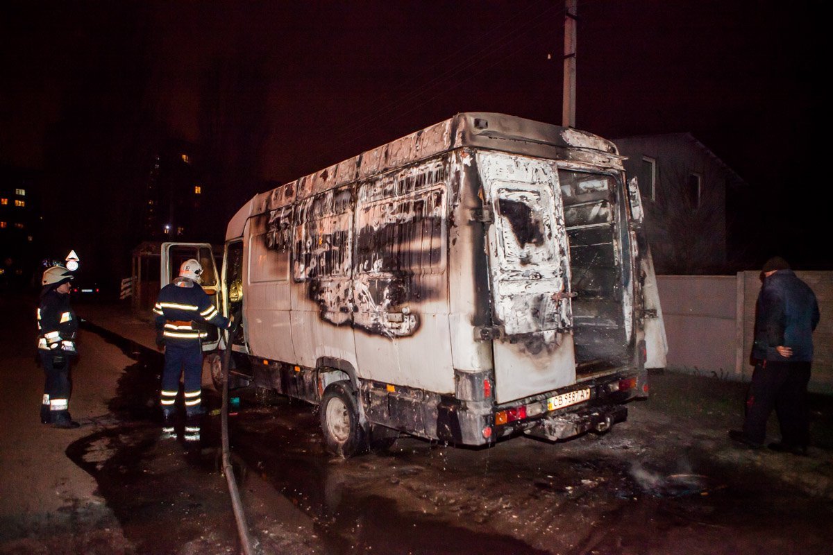 В Днепре горел ЗИЛ с картошкой 1