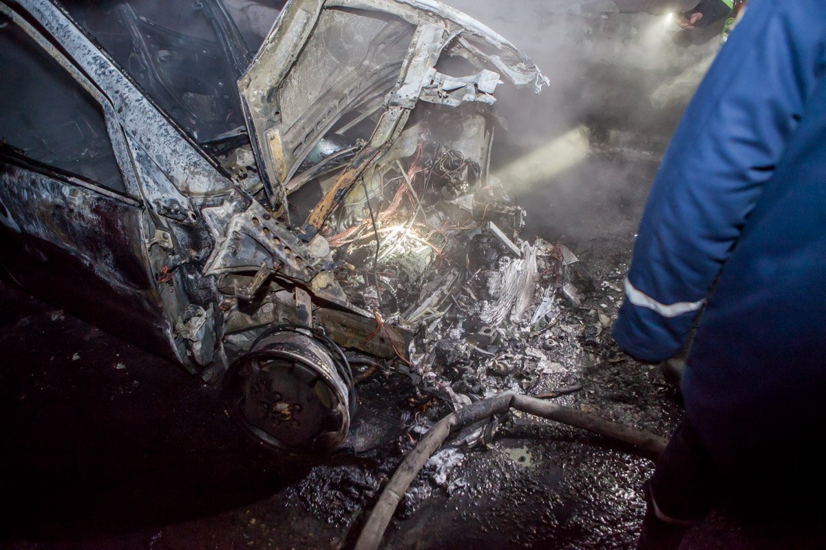 По словам полицейского, в автомобиле находилась газовая установка