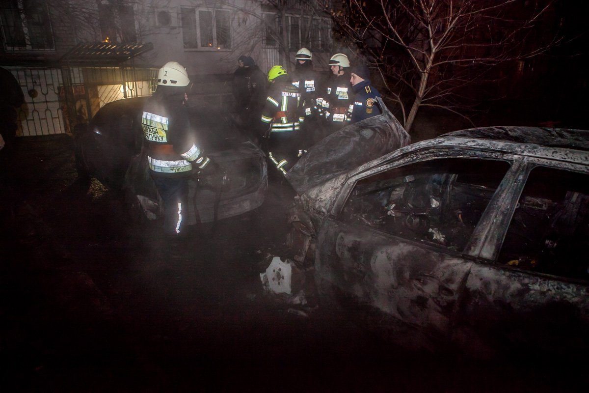 На место происшествия сразу прибыл экипаж пожарно-спасательной техники