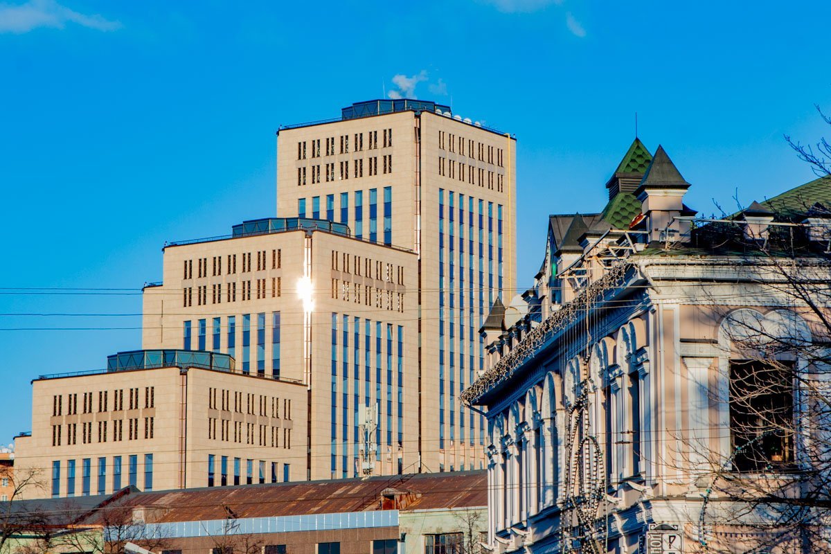 Когда видишь, какие замечательные здания люди строили в старину, невольно думаешь, что они были счастливее нас Когда видишь, какие замечательные здания люди строили в старину, невольно думаешь, что они были счастливее нас