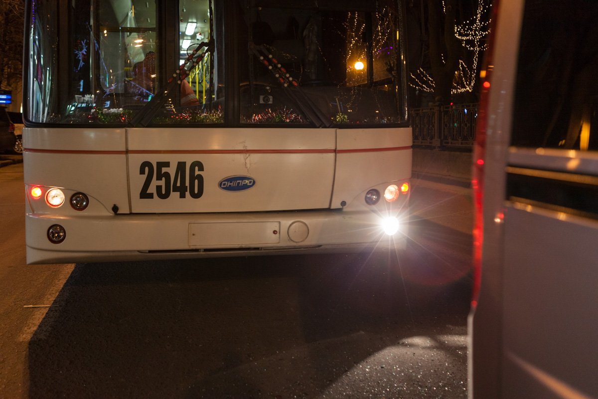 Повреждения троллейбуса минимальные Повреждения троллейбуса минимальные