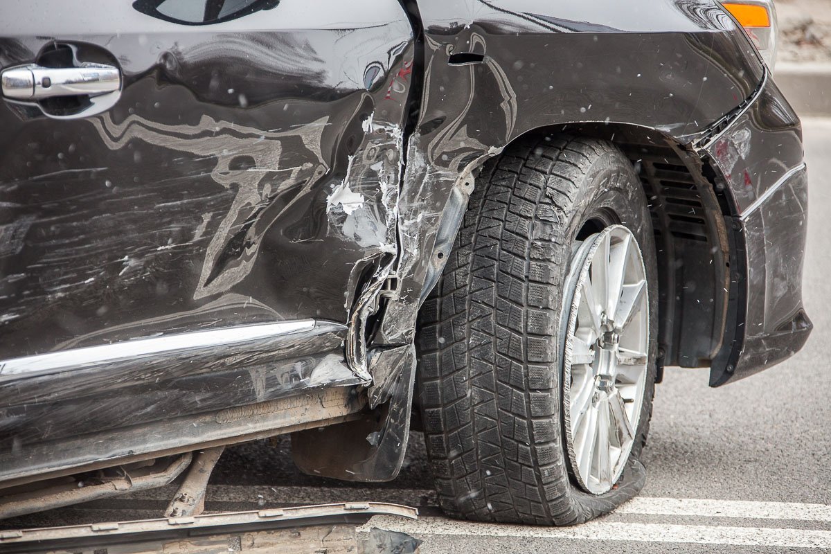 Повреждения Lexus