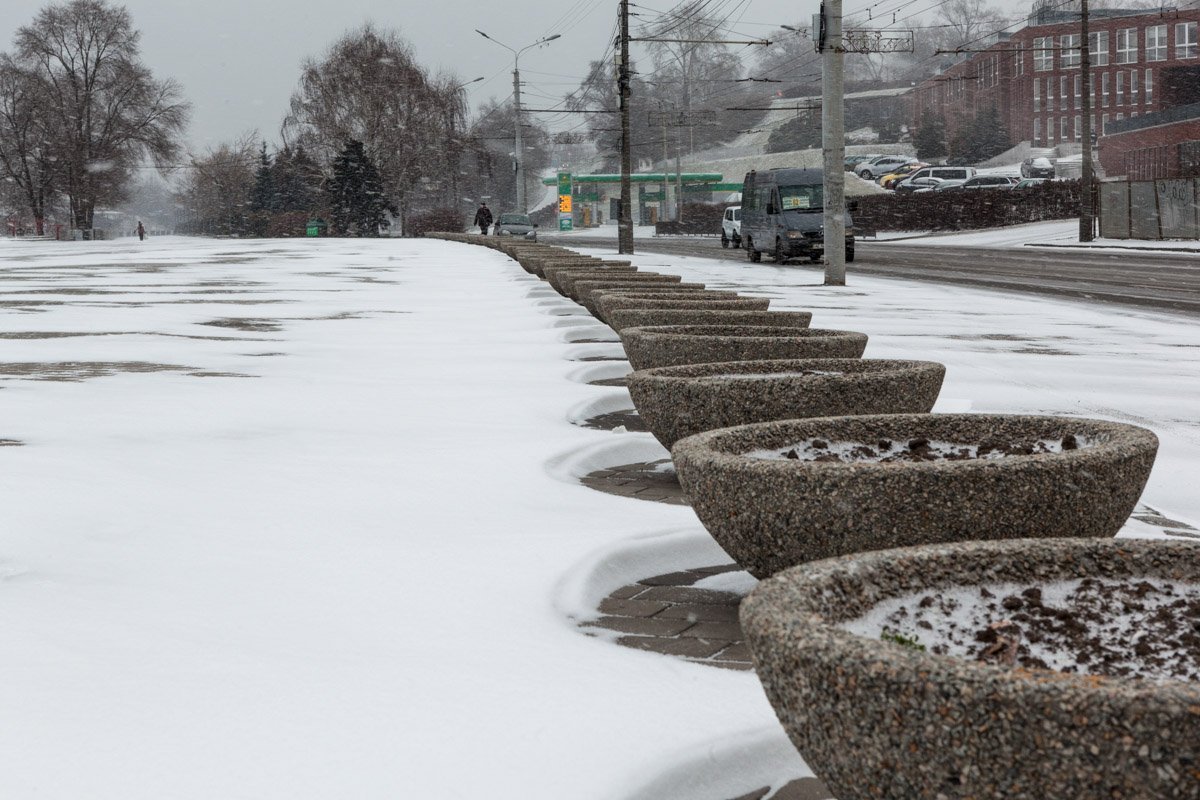 Днепр засыпало снегом: полиция обратилась к жителям города 7